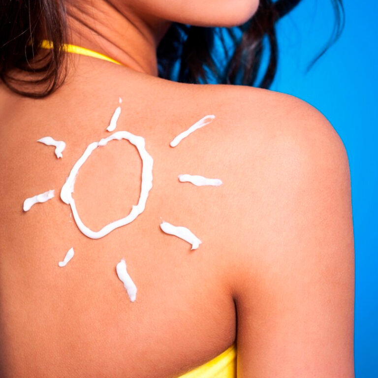 Las cremas solares son malas, la verdad según una dermatóloga